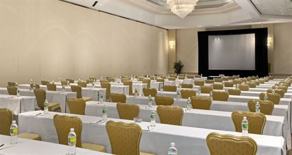 Hilton East Brunswick Hotel & Executive Meeting Center