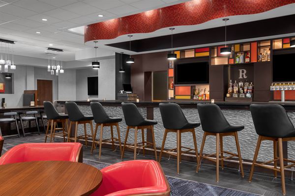 Renaissance Indianapolis North Hotel