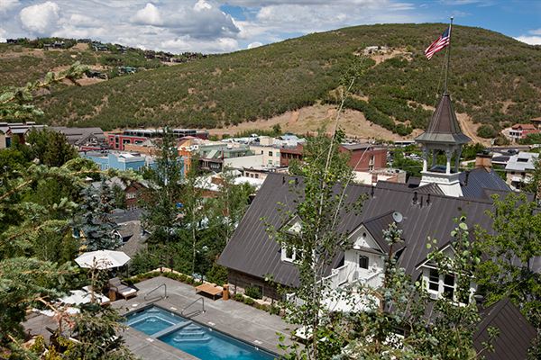 Washington School House Hotel