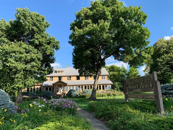 Peters Sunset Beach Resort