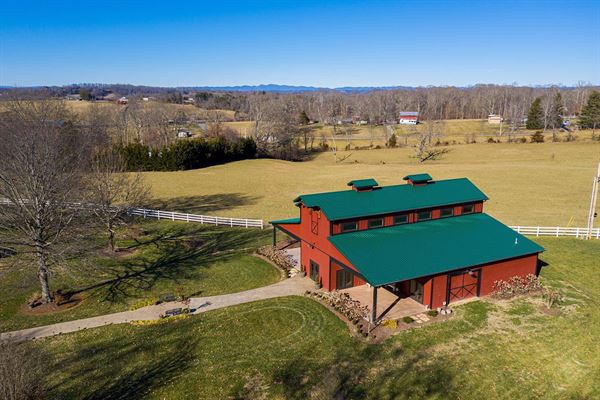 Whispering Oaks Farm