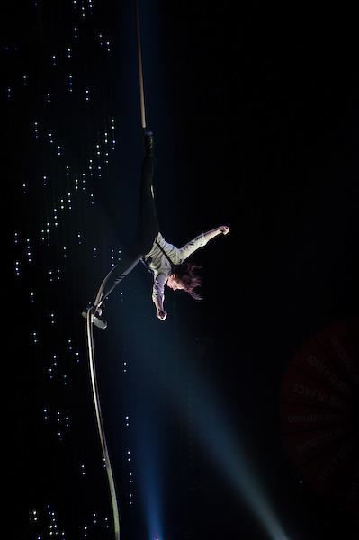 Caitlin Mader Aerial Acrobat
