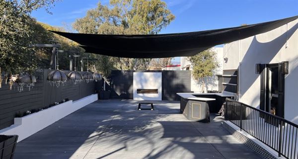 White House  Beach Club