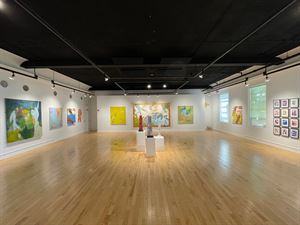 Center Gallery