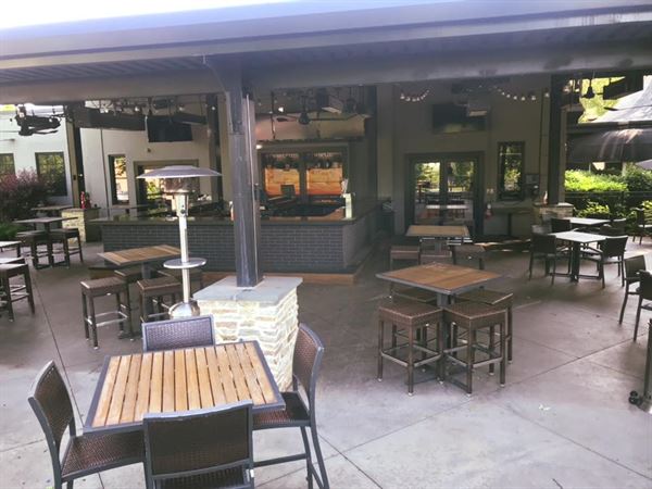 P J Whelihan's Pub & Restaurant