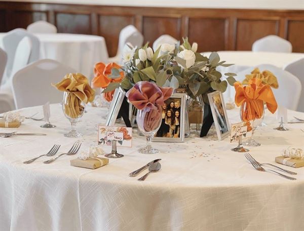 The Hawk Country Club