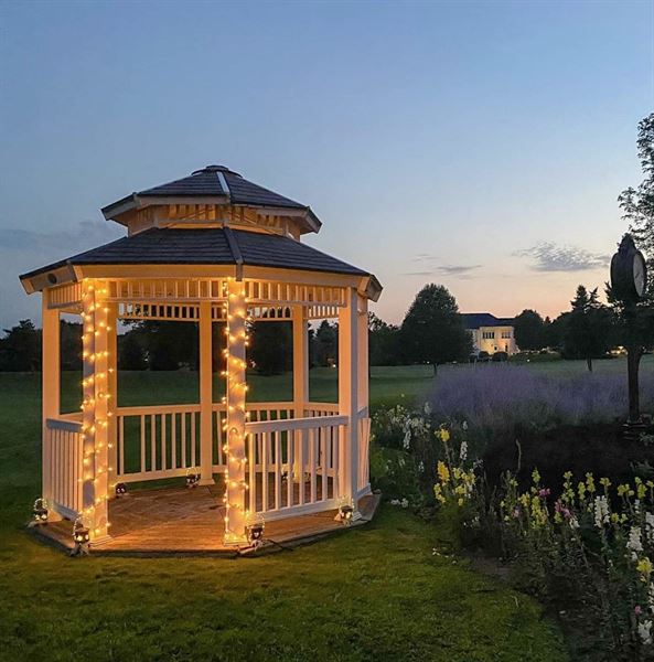 The Hawk Country Club