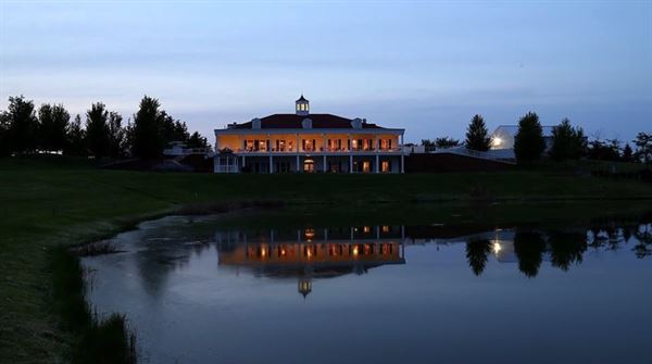 The Hawk Country Club