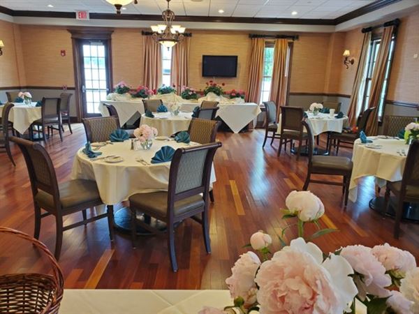 The Hawk Country Club