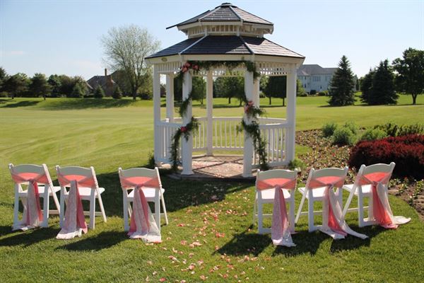 The Hawk Country Club