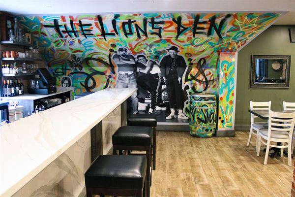 The Lion's Den (The King's Arms Oakville)