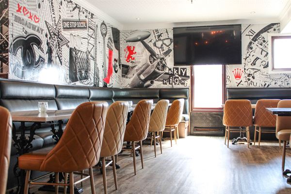 The Lion's Den (The King's Arms Oakville)