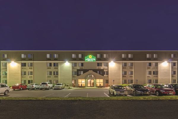 La Quinta Inn & Suites by Wyndham Warwick Providence Airport