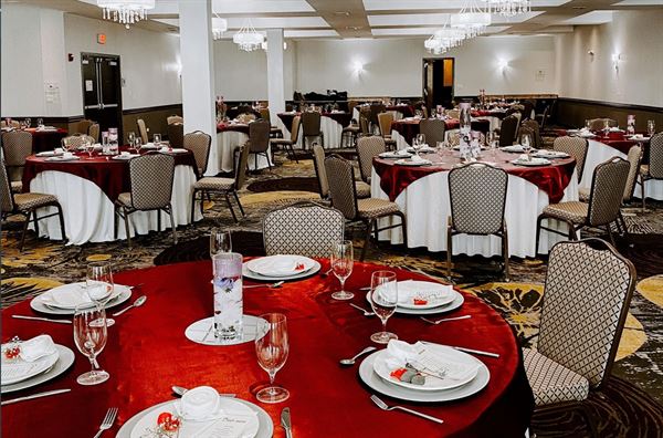 Crowne Plaza Chicago SW - Burr Ridge