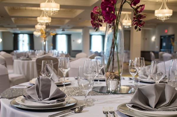 Crowne Plaza Chicago SW - Burr Ridge