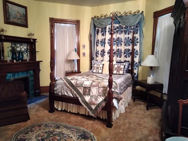 Red Oak Inn Bed & Breakfast