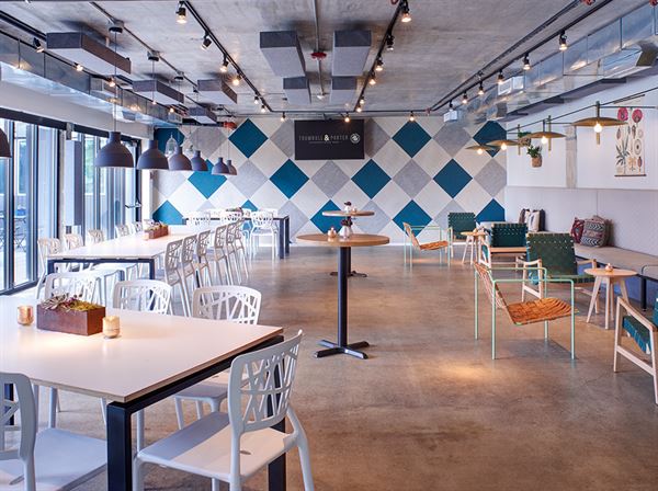 Trumbull and Porter Hotel