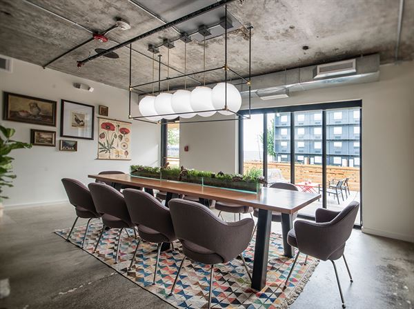 Trumbull and Porter Hotel