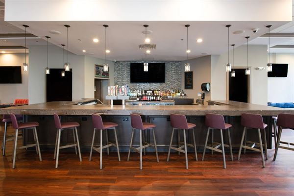 Skyline Hotel Detroit Airport