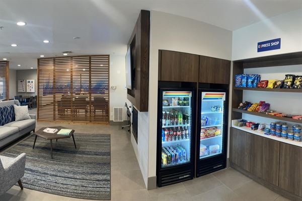 Holiday Inn Express & Suites Marquette