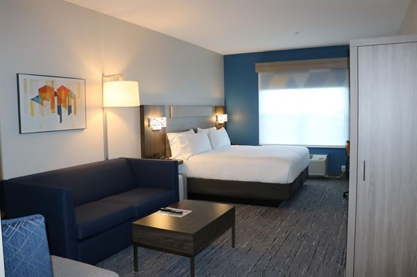 Holiday Inn Express & Suites Marquette