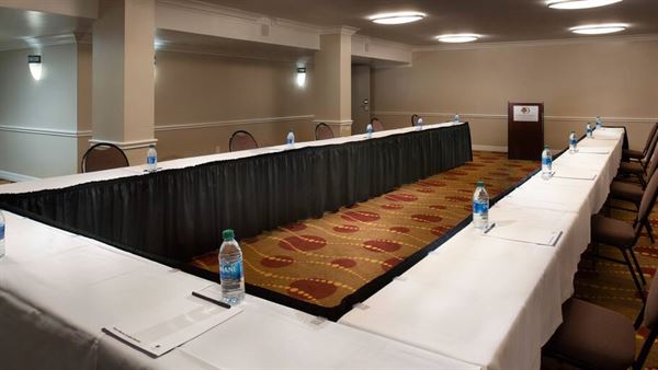 Doubletree Hotel Memphis Downtown