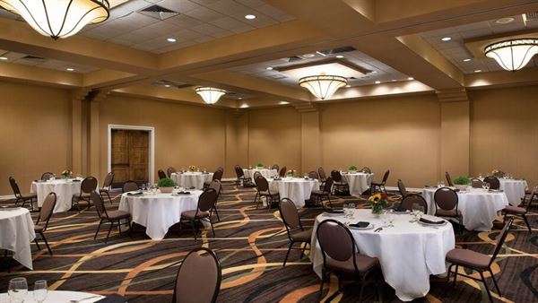 Doubletree Hotel Memphis Downtown