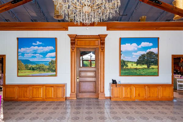 The Yellow Barn at Shenandoah Caverns