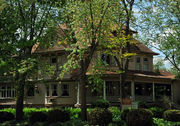 The Bennett-Curtis House