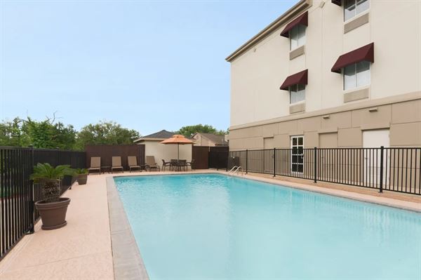 Hawthorn Suites by Wyndham College Station