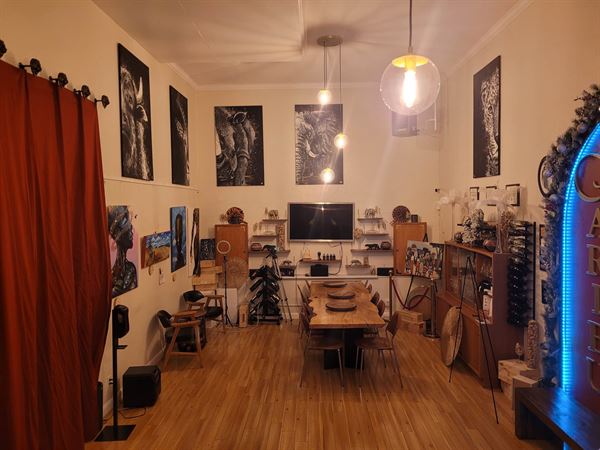 Karibu lounge by Wachira