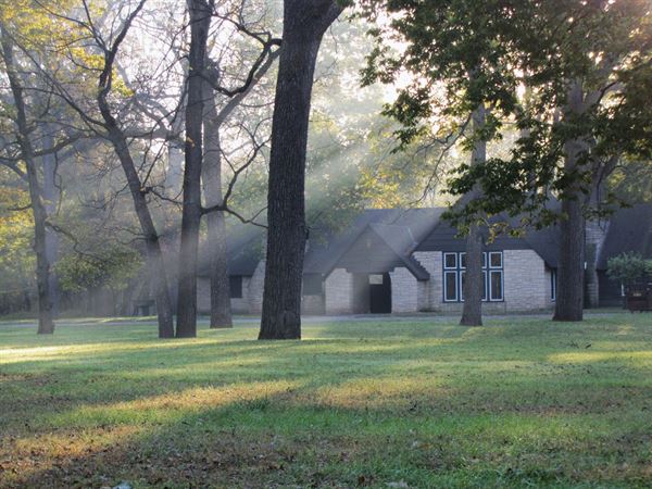 Walnut Woods State Park