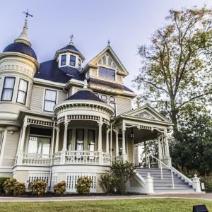 Pillow-Thompson House