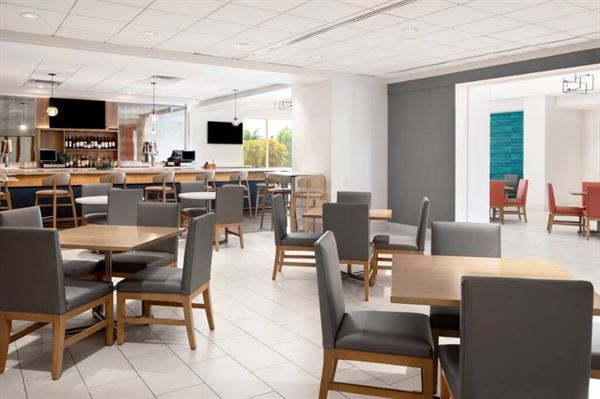 Embassy Suites by Hilton Tampa Airport Westshore