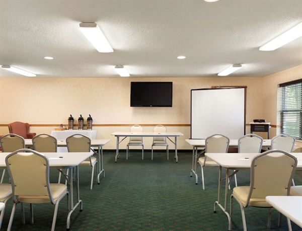 Country Inn & Suites By Carlson, Mason City, IA