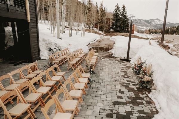 The Black Diamond Lodge