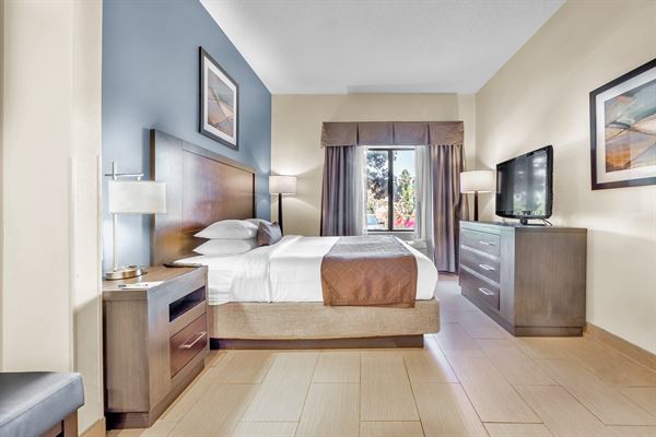 Wingate by Wyndham Shaumburg