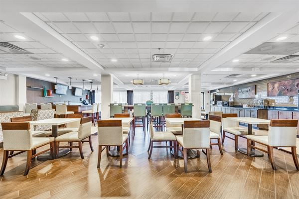 Wingate by Wyndham Shaumburg