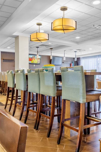 Wingate by Wyndham Shaumburg