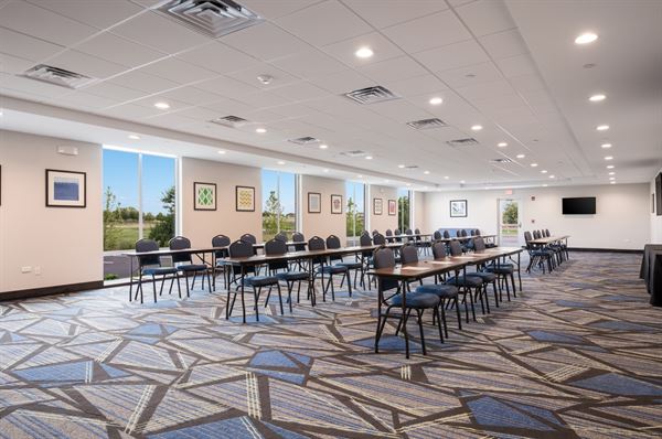 Holiday Inn Express & Suites Chicago Hoffman Estates