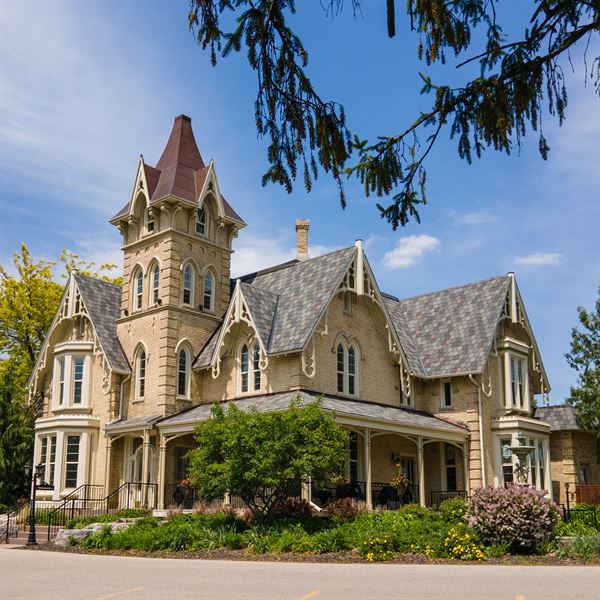 Elm Hurst Inn & Country Spa