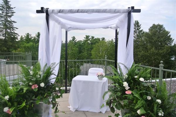 Burleigh Falls Inn & Suites