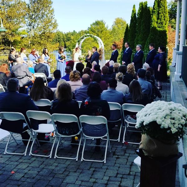 Burleigh Falls Inn & Suites