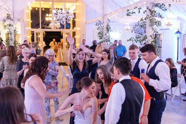 Weddings At Lakeside