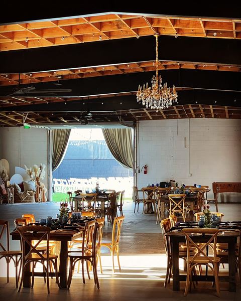 The Rustic  & Chic co .