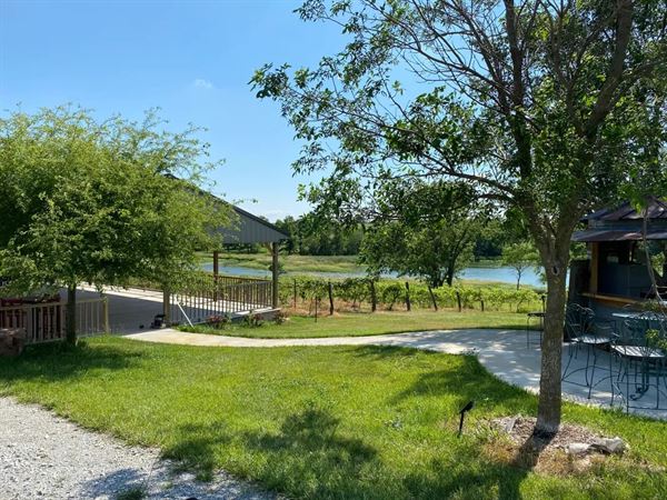 Front Porch Vineyards