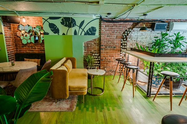 Residents Cafe and Bar