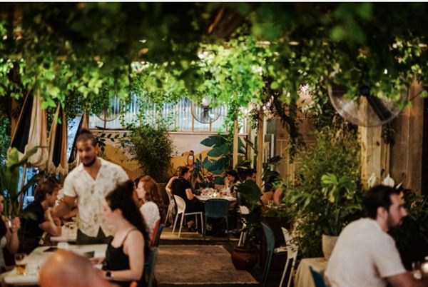 Residents Cafe and Bar