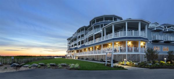 Madison Beach Hotel, Curio Collection by Hilton