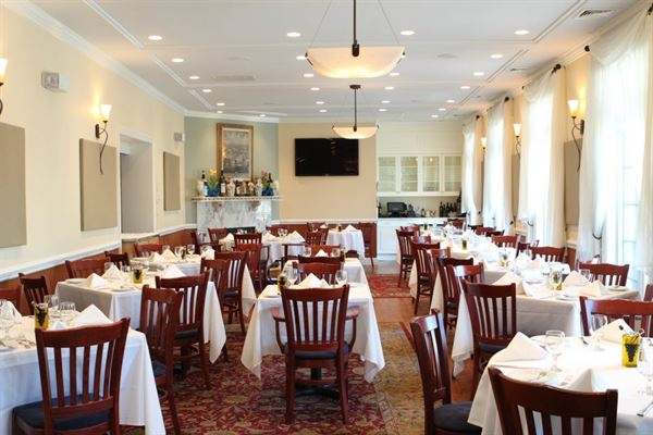 Alba's Restaurant and Bar